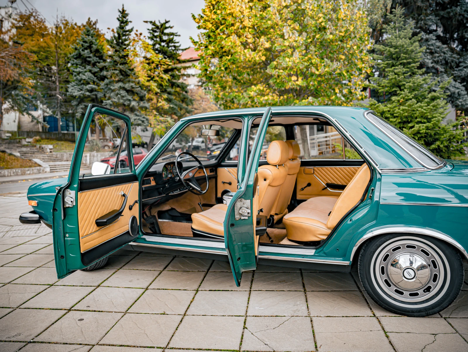 Audi 100 LS, снимка 5 - Автомобили и джипове - 56721924