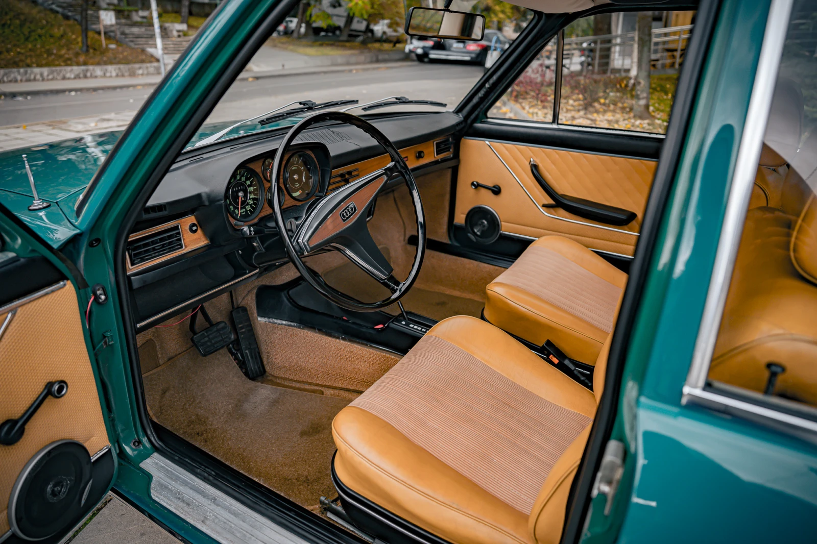 Audi 100 LS, снимка 6 - Автомобили и джипове - 56721924