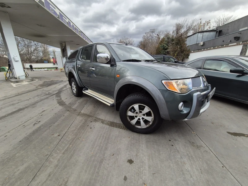 Mitsubishi L200 Double cab, снимка 8 - Автомобили и джипове - 48494752