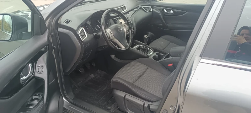 Nissan Qashqai, снимка 7 - Автомобили и джипове - 48142336