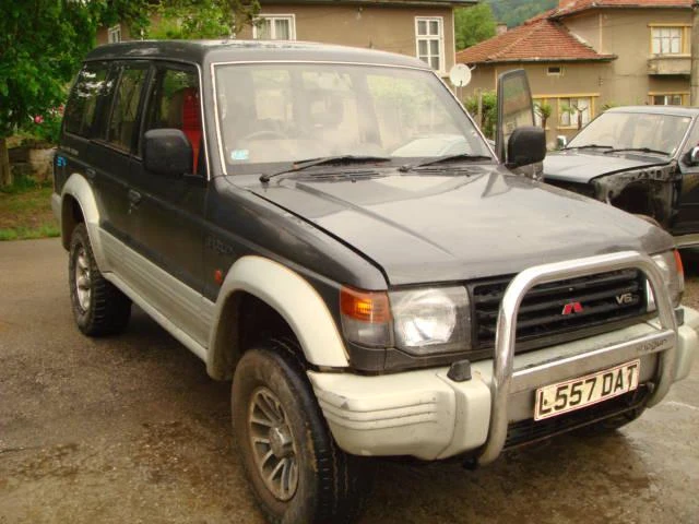 Mitsubishi Pajero 3.5 V6-24, снимка 2 - Автомобили и джипове - 46834164