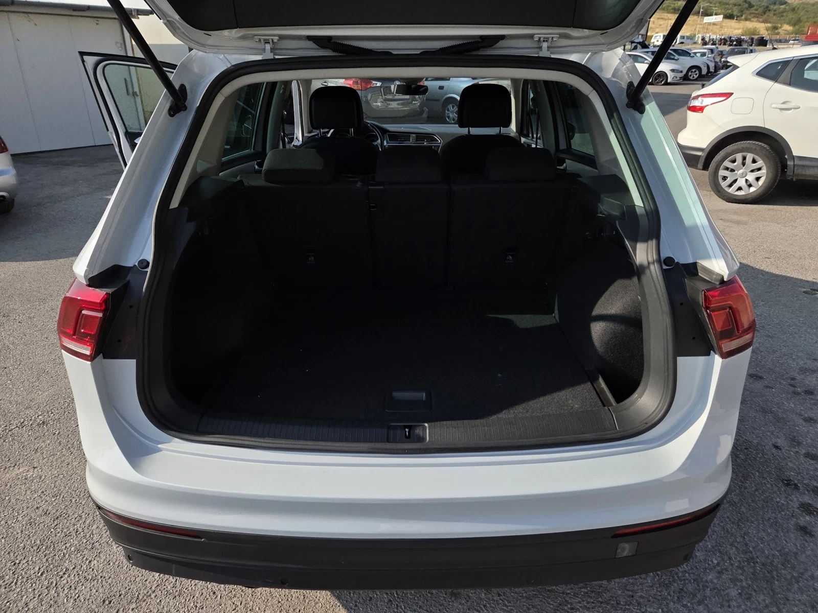 VW Tiguan 11.2018/ 157000/ 1.6TDI | Mobile.bg   16