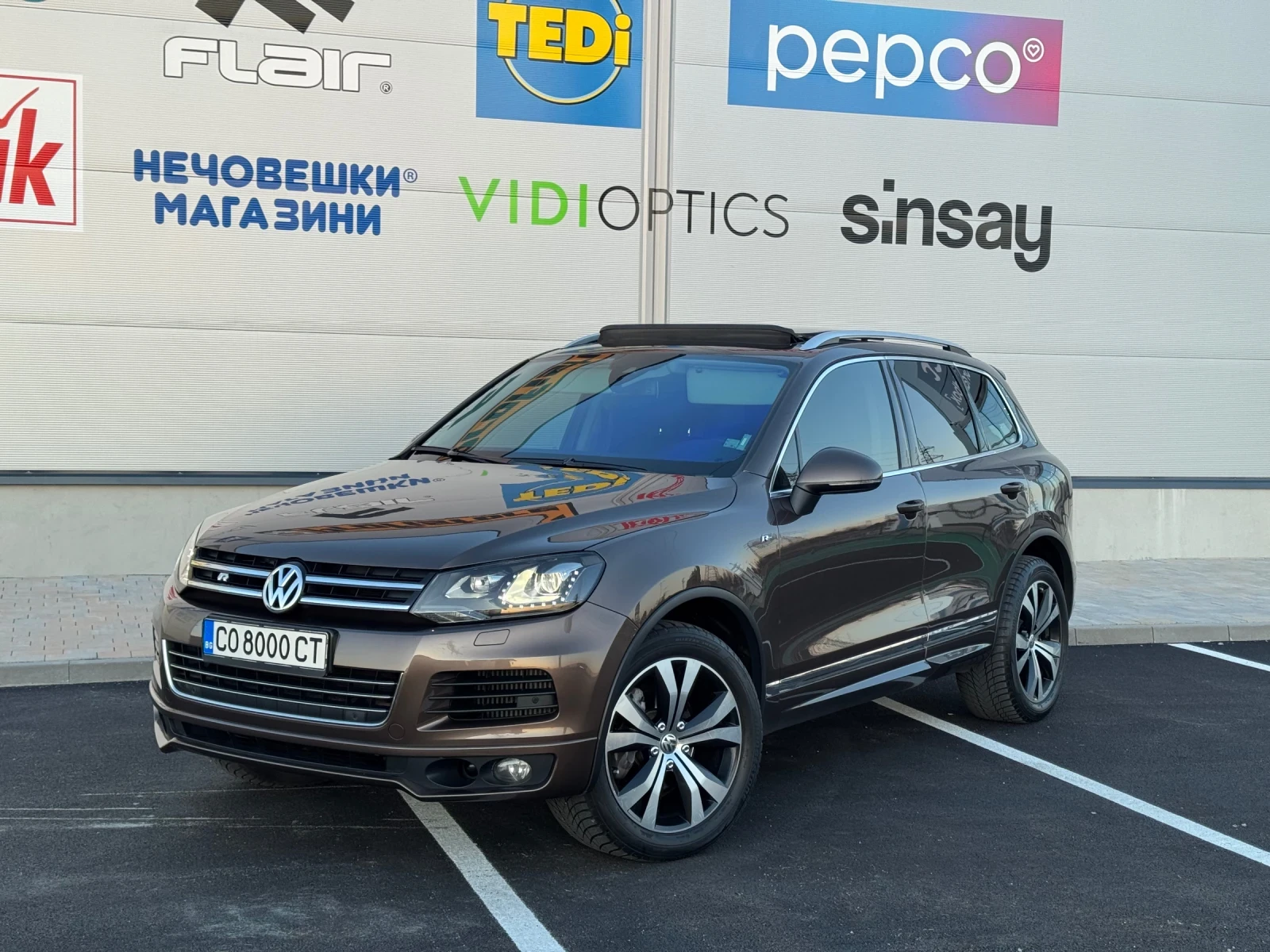 VW Touareg R-Line / ОБСЛУЖЕНИ ГЛАВИ / СМЕНЕНИ ВЕРИГИ / ЛИЗИНГ, снимка 3 - Автомобили и джипове - 54072295