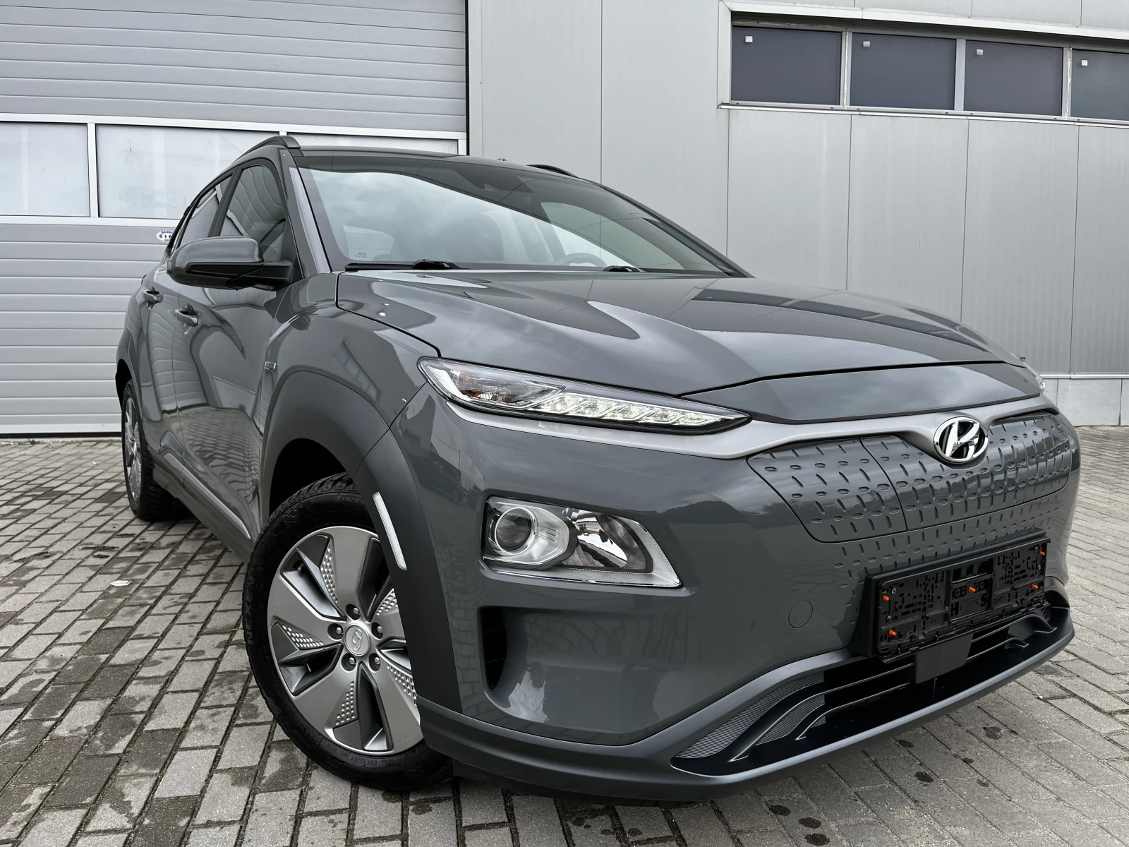 Hyundai Kona EV 39KW/h 35000km.SOH 100%, KAMERA, ГАРАНЦИЯ, снимка 2 - Автомобили и джипове - 54445113