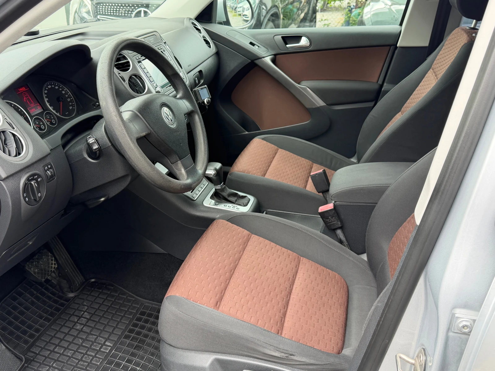 VW Tiguan Barter, снимка 9 - Автомобили и джипове - 54602676