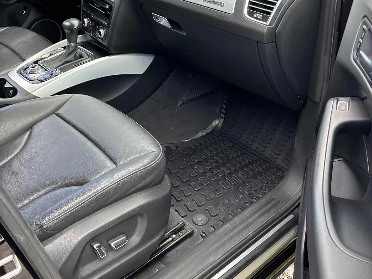 Audi Q5 * 2.0L Technik * CARFAX * ОТ ПРЕДСТАВИТЕЛСТВО, снимка 12 - Автомобили и джипове - 54939296