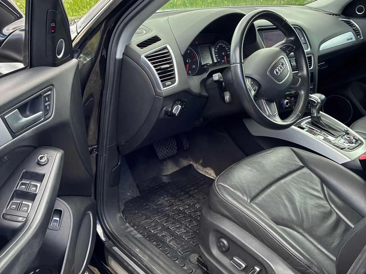 Audi Q5 * 2.0L Technik * CARFAX * ОТ ПРЕДСТАВИТЕЛСТВО, снимка 5 - Автомобили и джипове - 54939296