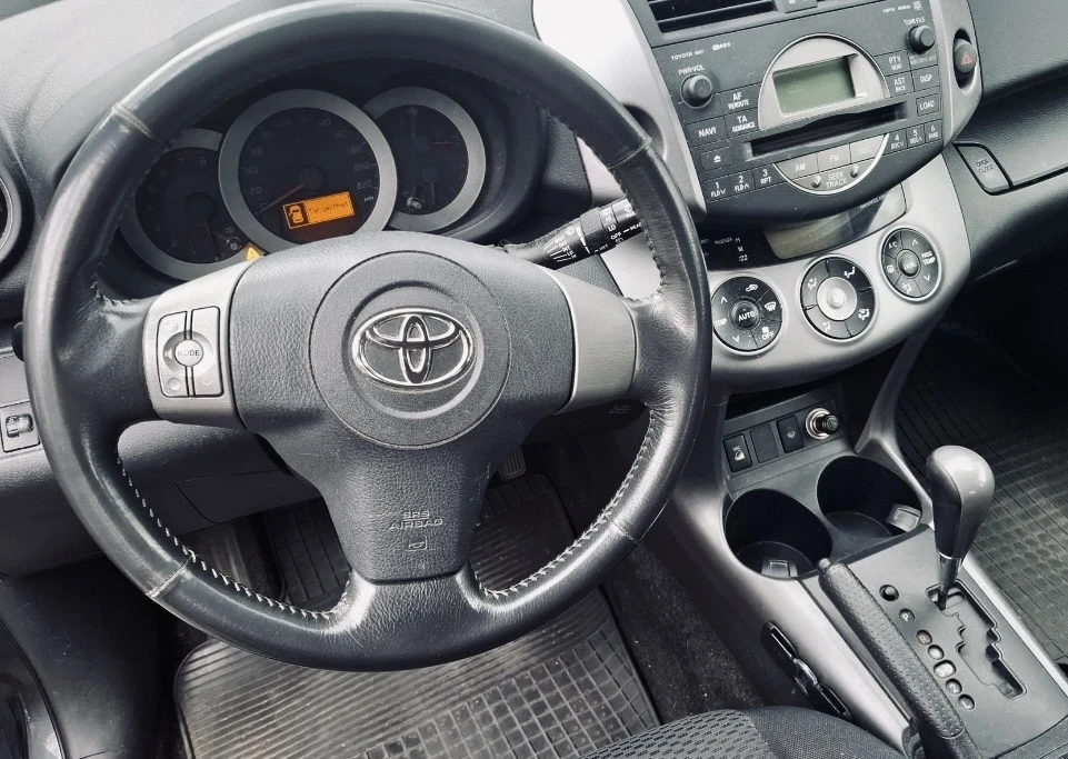 Toyota Rav4 2.0vvt AUTOMATIC , снимка 5 - Автомобили и джипове - 55329723