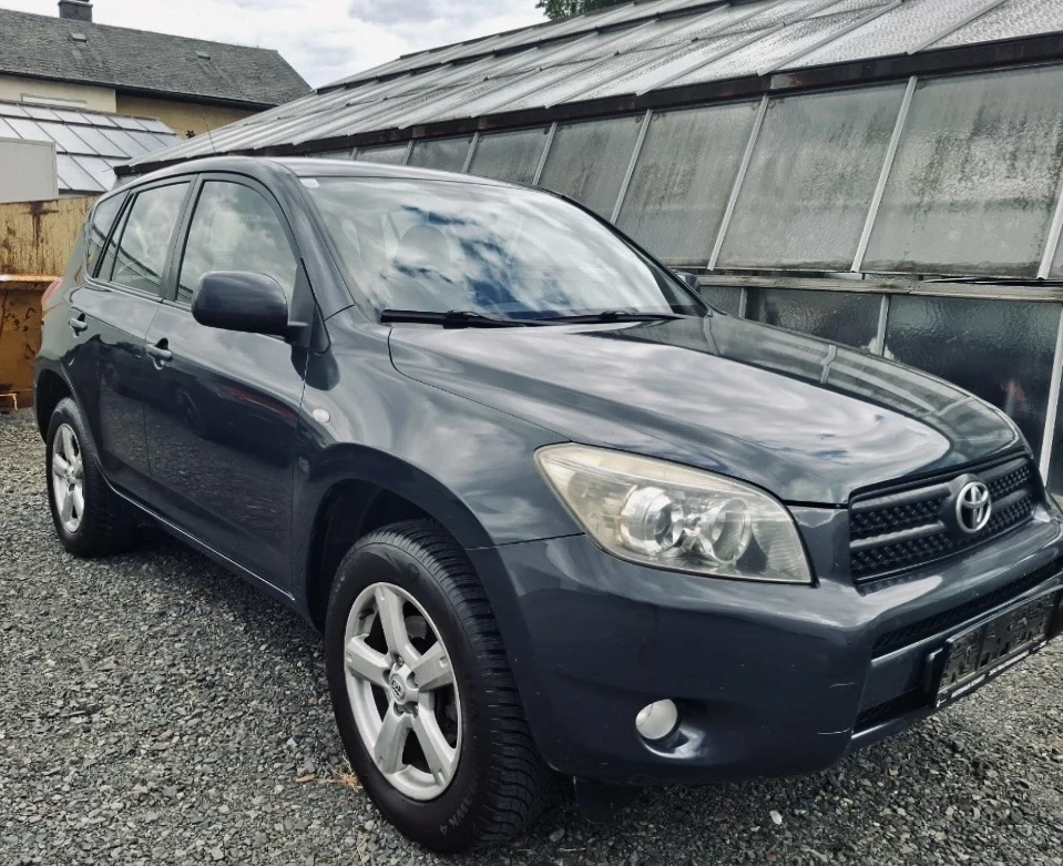 Toyota Rav4 2.0vvt AUTOMATIC , снимка 2 - Автомобили и джипове - 55329723