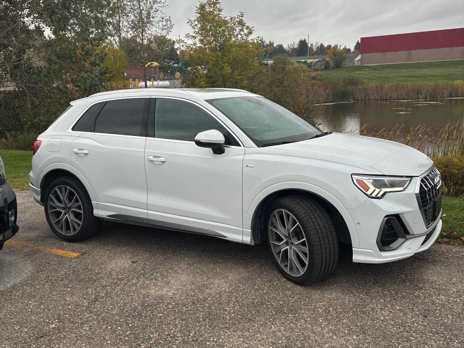 Audi Q3 Technik * АвтоКредит * (ЦЕНА ДО БГ), снимка 4 - Автомобили и джипове - 56329017