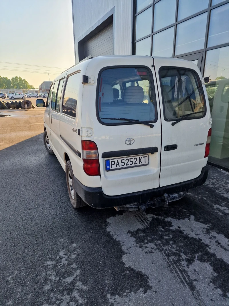 Toyota Hiace, снимка 4 - Бусове и автобуси - 47552478