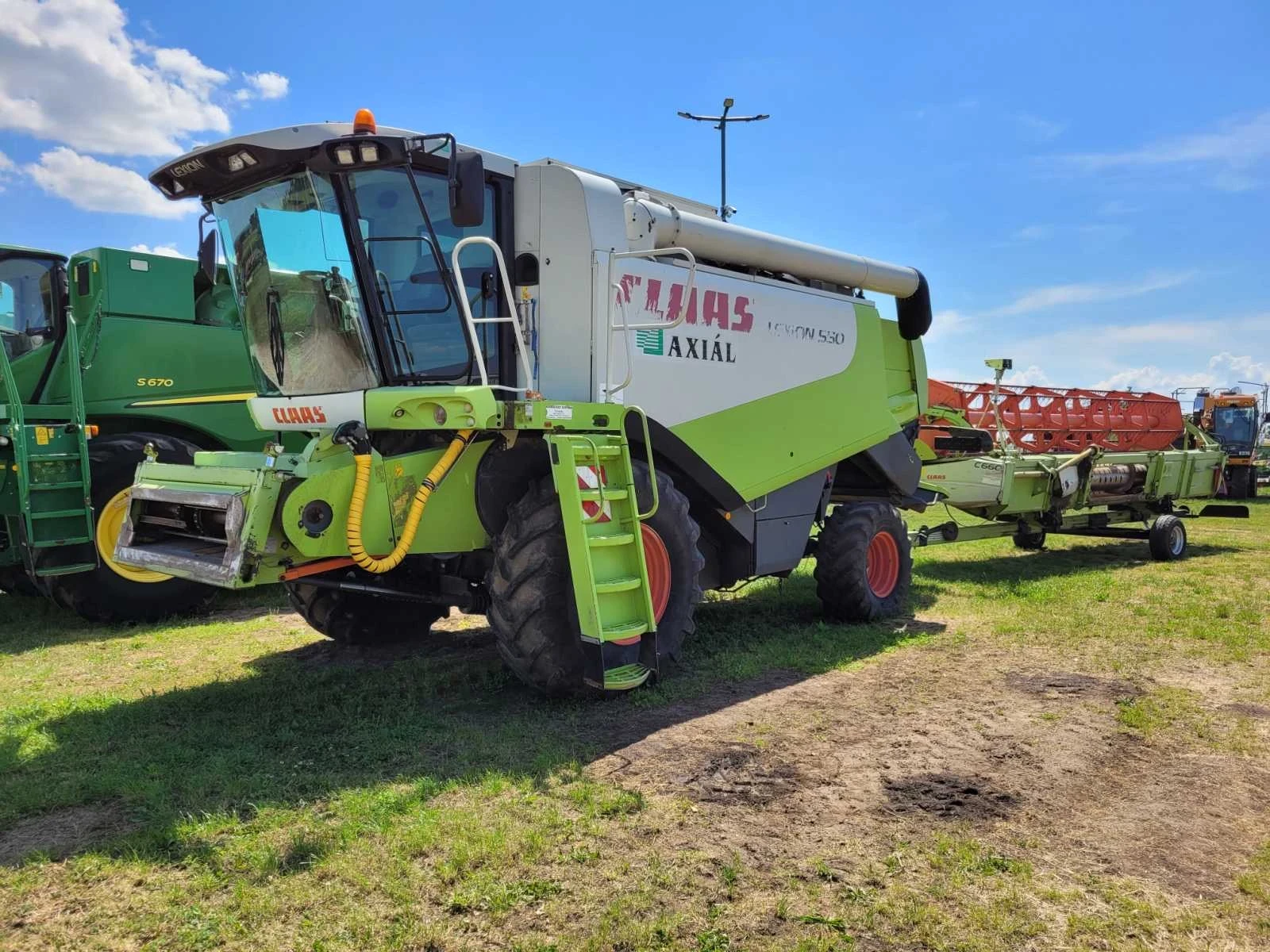 Комбайн Claas 550, снимка 2 - Селскостопанска техника - 56336194
