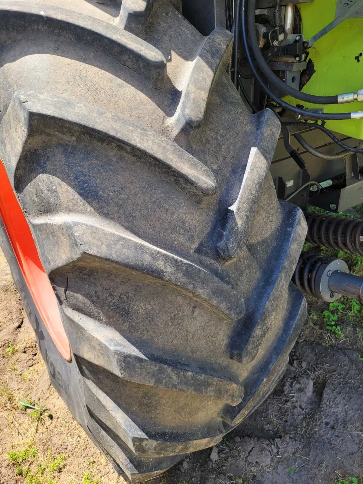 Комбайн Claas 550, снимка 6 - Селскостопанска техника - 56336194
