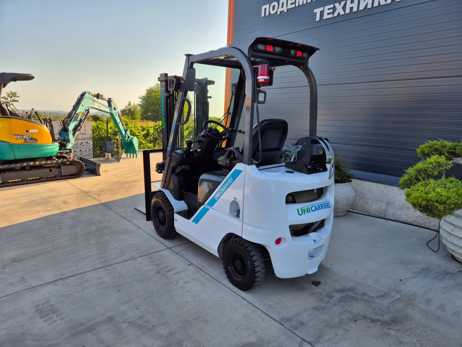  Nissan UniCarriers*  + *   | Mobile.bg   3