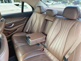 Mercedes-Benz E 220 AMG Line 4Matic, снимка 12