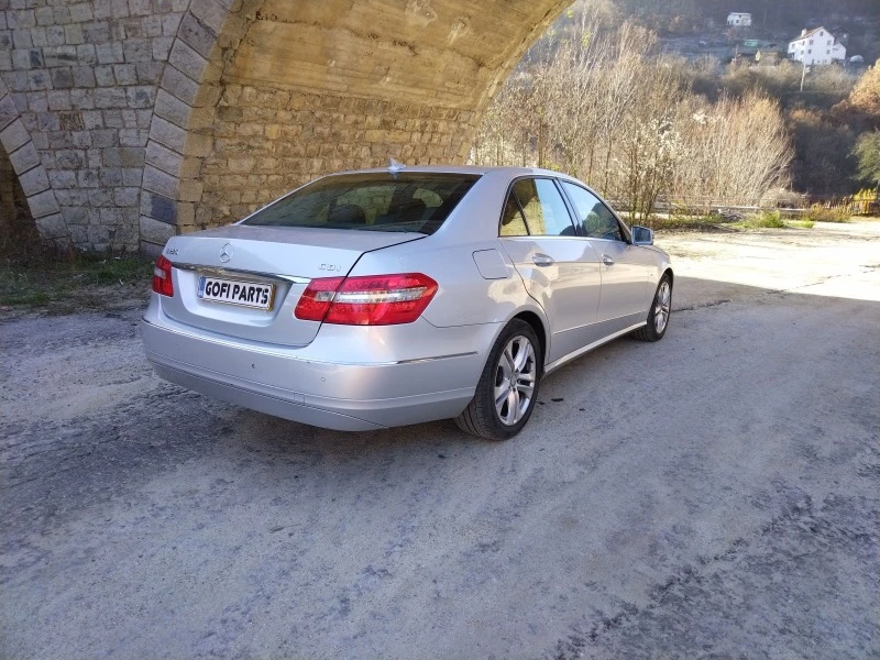 Mercedes-Benz E 220 Blue Efficiency, снимка 8 - Автомобили и джипове - 47699929