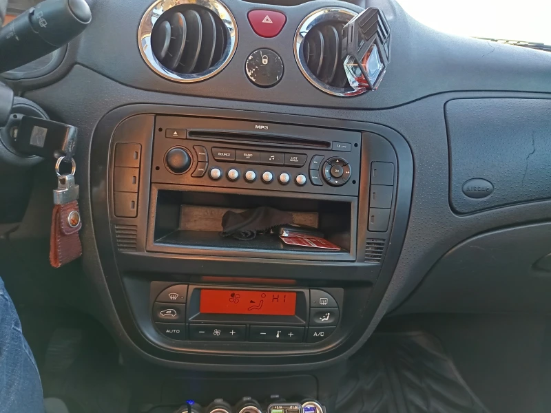 Citroen C3, снимка 8 - Автомобили и джипове - 49574763