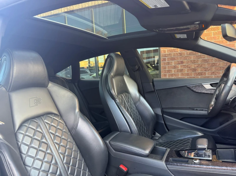 Audi S5 3.0 TFSI / FACELIFT / Progressiv / BLACK OPTICS, снимка 13 - Автомобили и джипове - 52749664