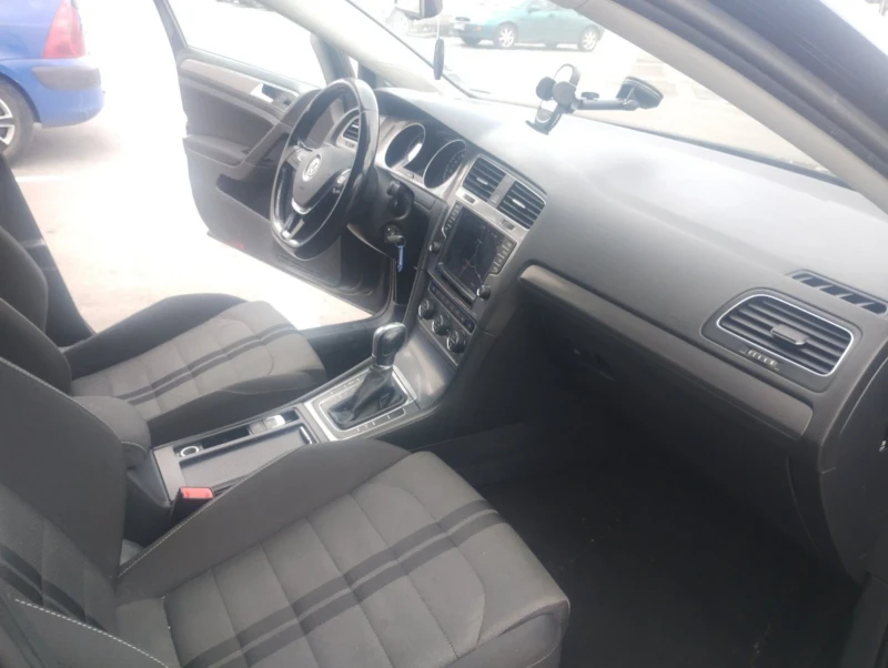VW Golf 1.6, снимка 11 - Автомобили и джипове - 52978679