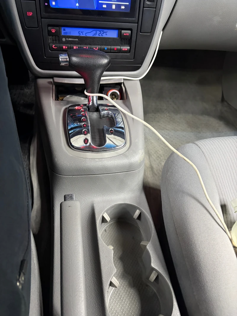 VW Passat, снимка 14 - Автомобили и джипове - 53502141