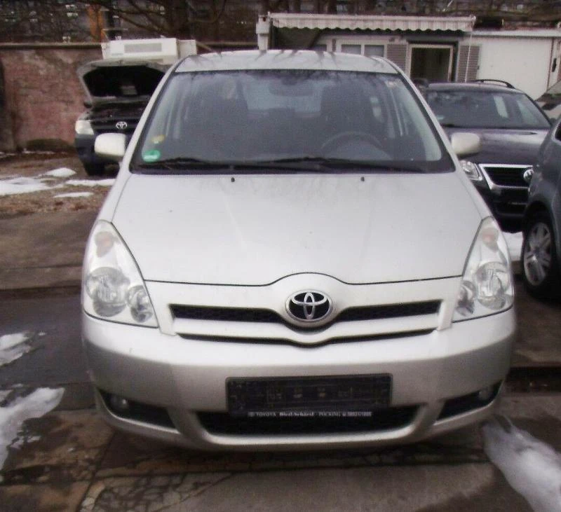 Toyota Corolla verso 2.0 D-4D, снимка 1 - Автомобили и джипове - 49102119