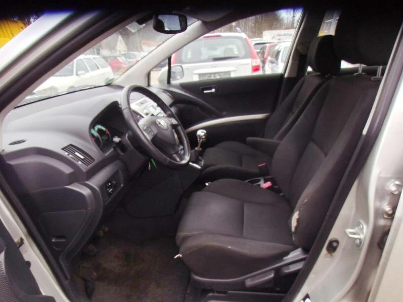 Toyota Corolla verso 2.0 D-4D, снимка 10 - Автомобили и джипове - 49102119