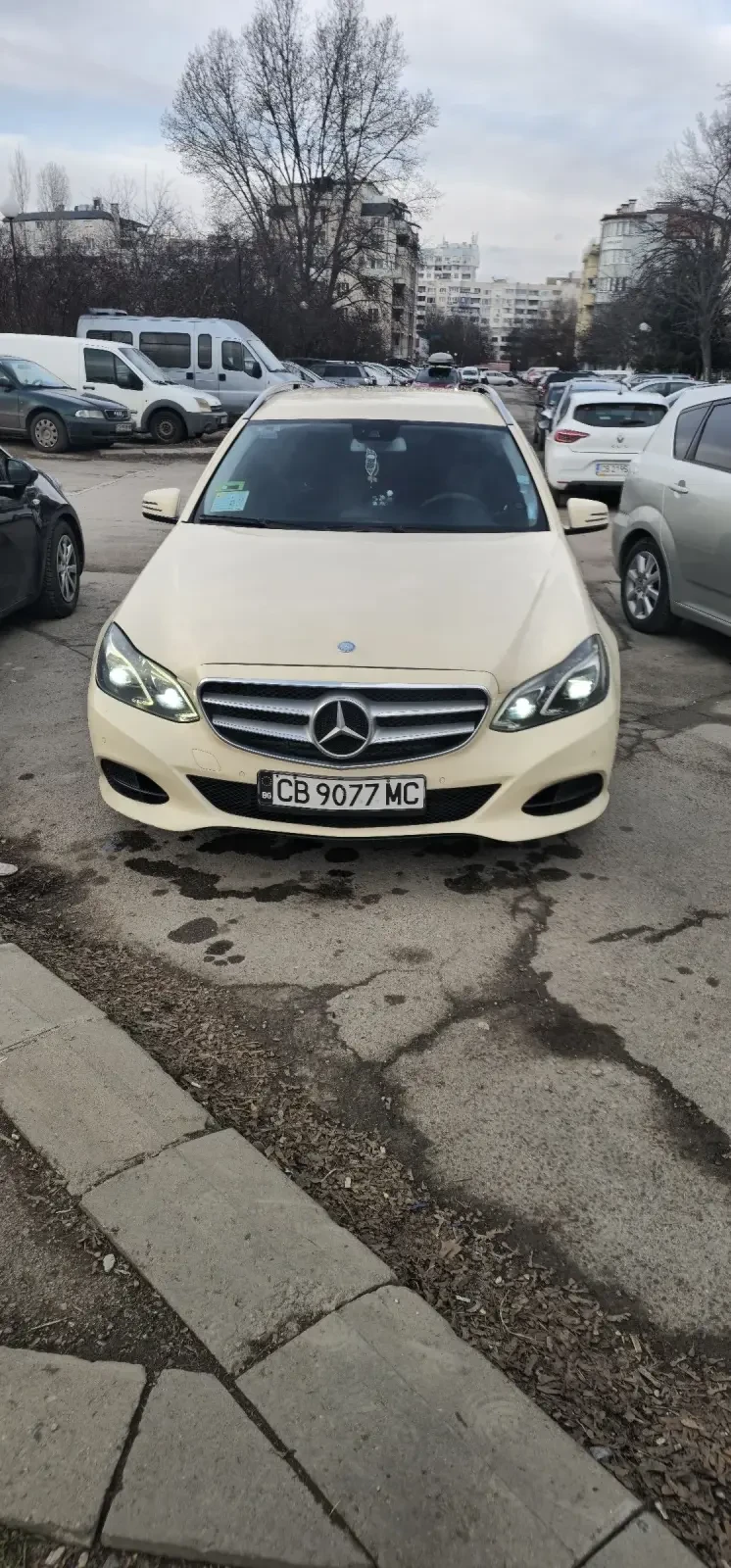 Mercedes-Benz E 200, снимка 11 - Автомобили и джипове - 47975270