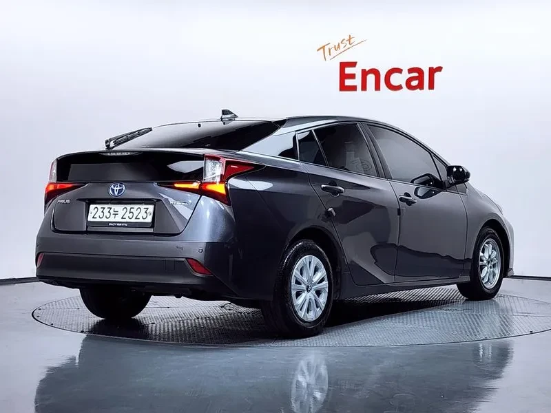 Toyota Prius 1.8 Хибрид, снимка 2 - Автомобили и джипове - 55432781
