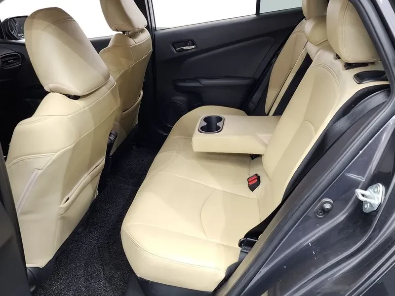 Toyota Prius 1.8 Хибрид, снимка 10 - Автомобили и джипове - 55432781