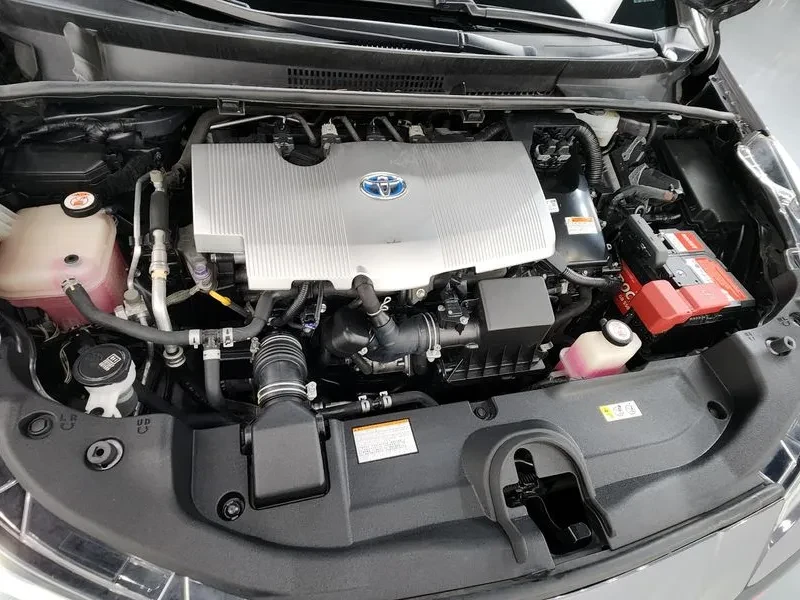 Toyota Prius 1.8 Хибрид, снимка 12 - Автомобили и джипове - 55432781
