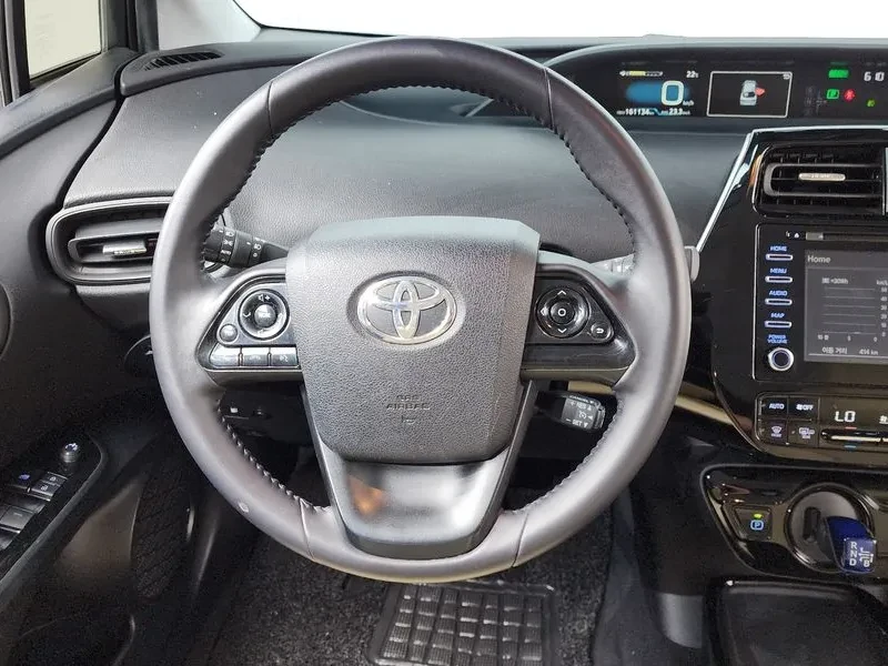 Toyota Prius 1.8 Хибрид, снимка 4 - Автомобили и джипове - 55432781