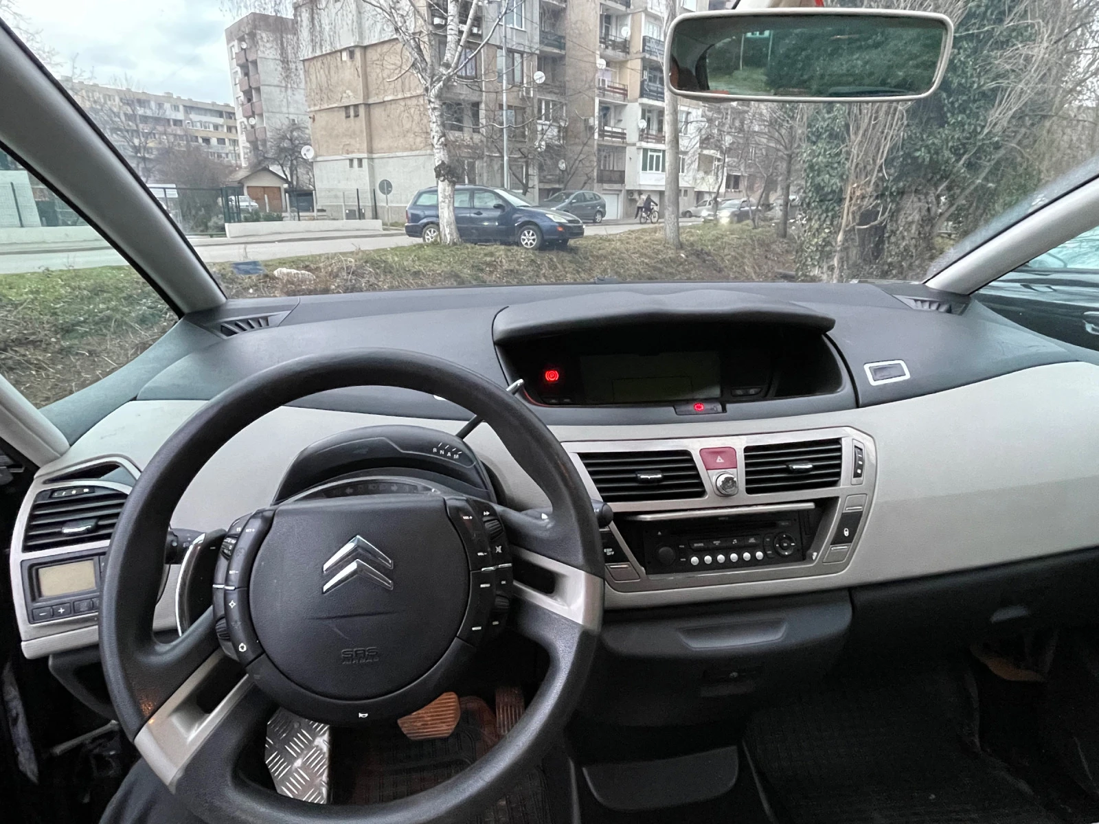 Citroen C4 Picasso 1.6 HDi - изображение 7