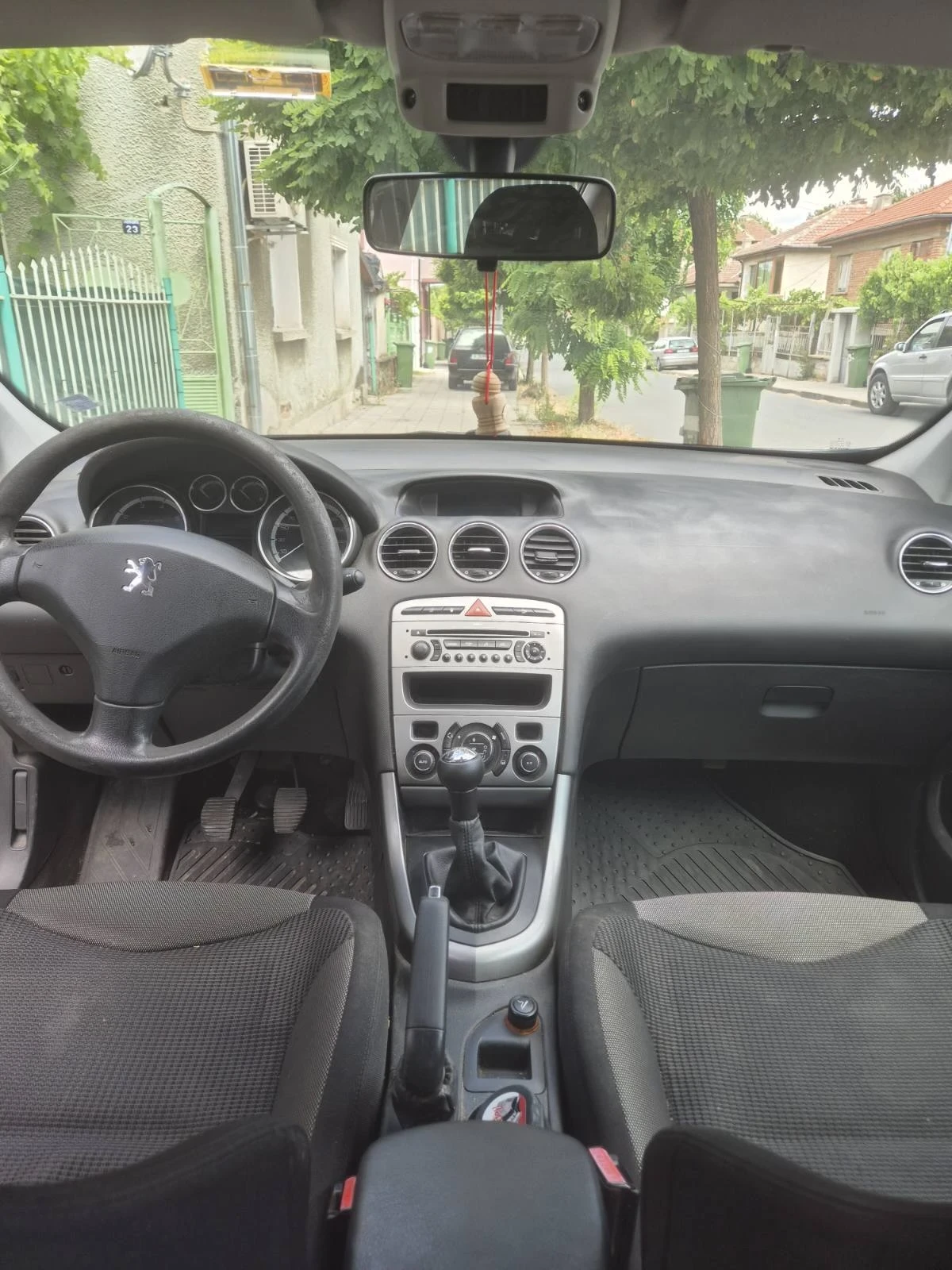 Peugeot 308 1.6 E - изображение 6