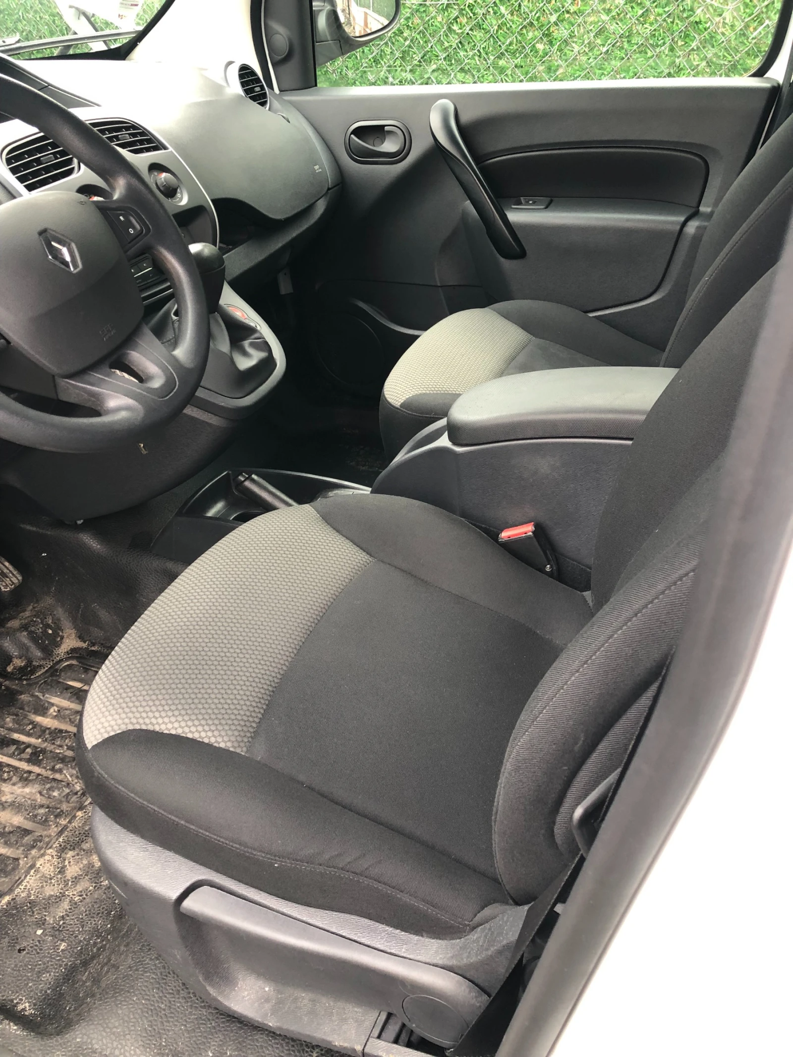 Renault Kangoo ZE 33 R-Link Maxi, снимка 14 - Автомобили и джипове - 54000457