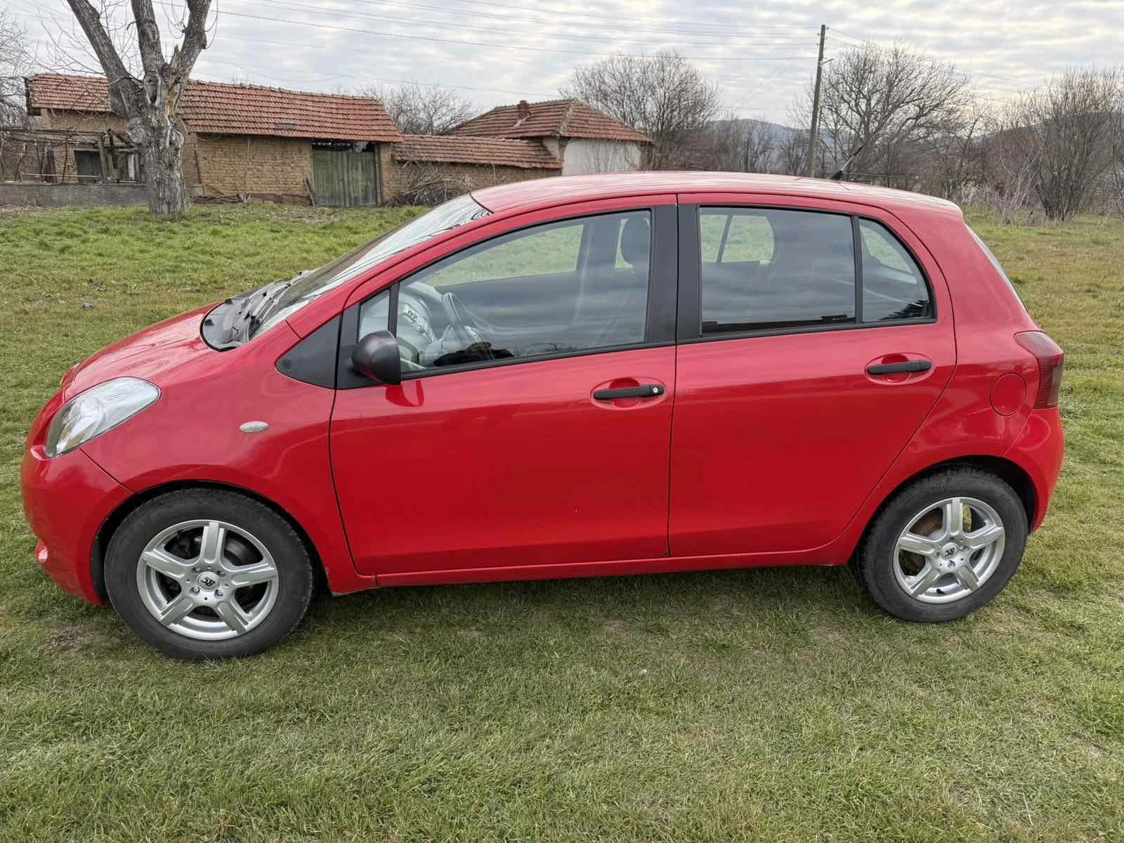 Toyota Yaris Дизел, снимка 2 - Автомобили и джипове - 54041078