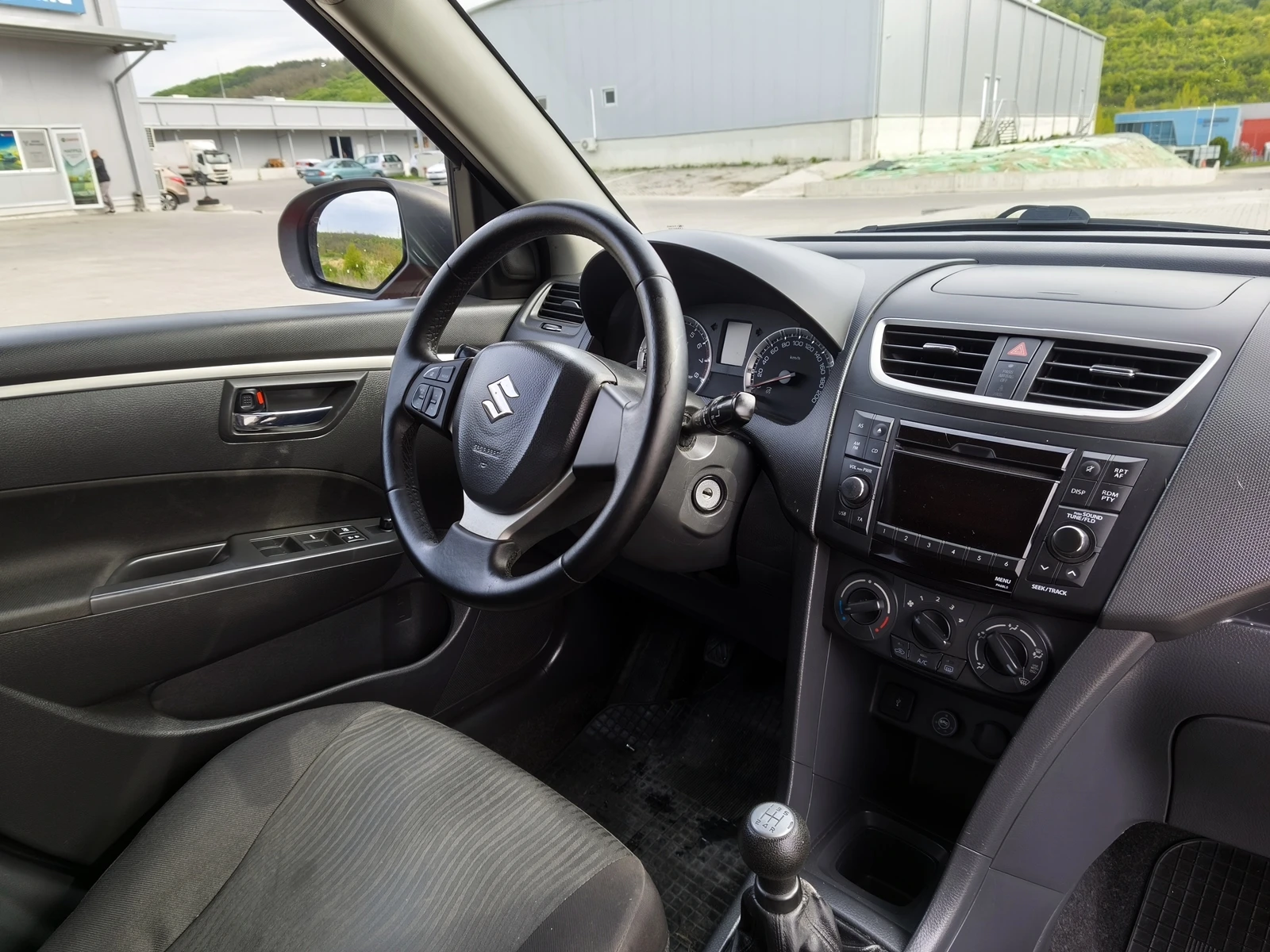 Suzuki Swift 1.3i  ГАЗ, снимка 10 - Автомобили и джипове - 54390421