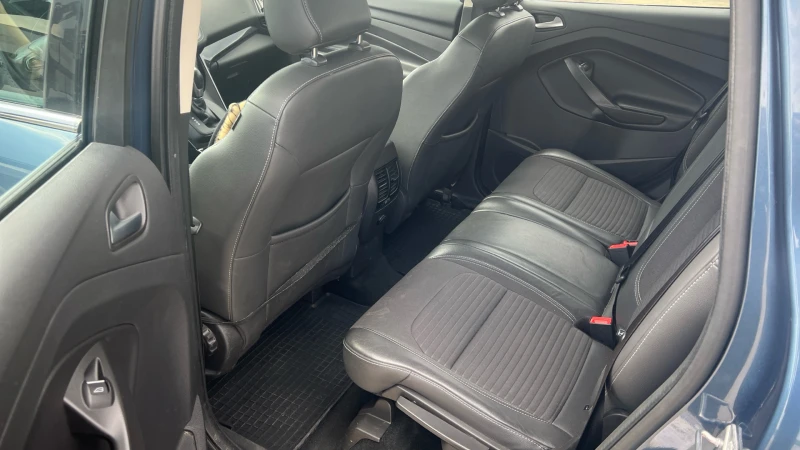 Ford Kuga 1.5 EcoBoost FWD, снимка 11 - Автомобили и джипове - 50012637