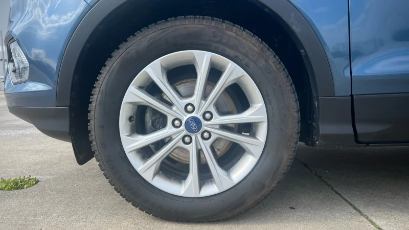 Ford Kuga 1.5 EcoBoost FWD, снимка 14 - Автомобили и джипове - 50012637