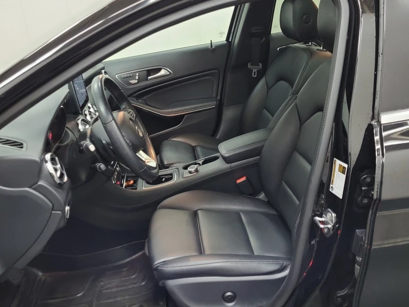 Mercedes-Benz GLA 250 * * CARFAX * * АВТО КРЕДИТ * * , снимка 5 - Автомобили и джипове - 52408111