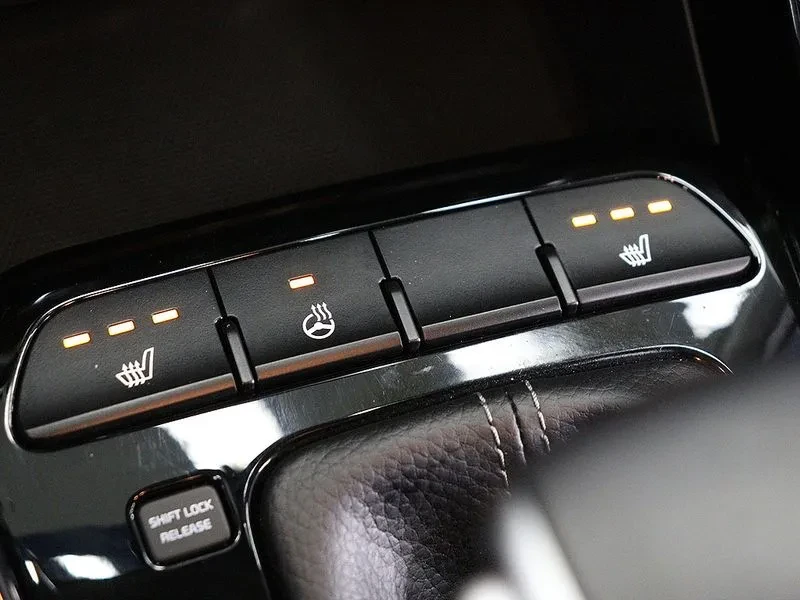 Kia Stonic 1.4 Trendy, снимка 11 - Автомобили и джипове - 55085650