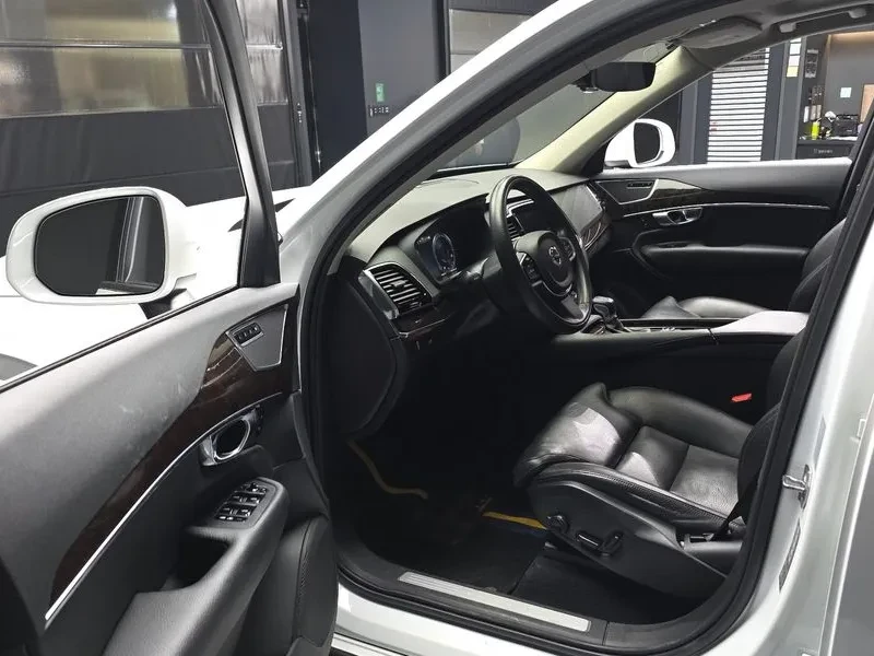 Volvo Xc90 D5 Momentum, снимка 10 - Автомобили и джипове - 56161626