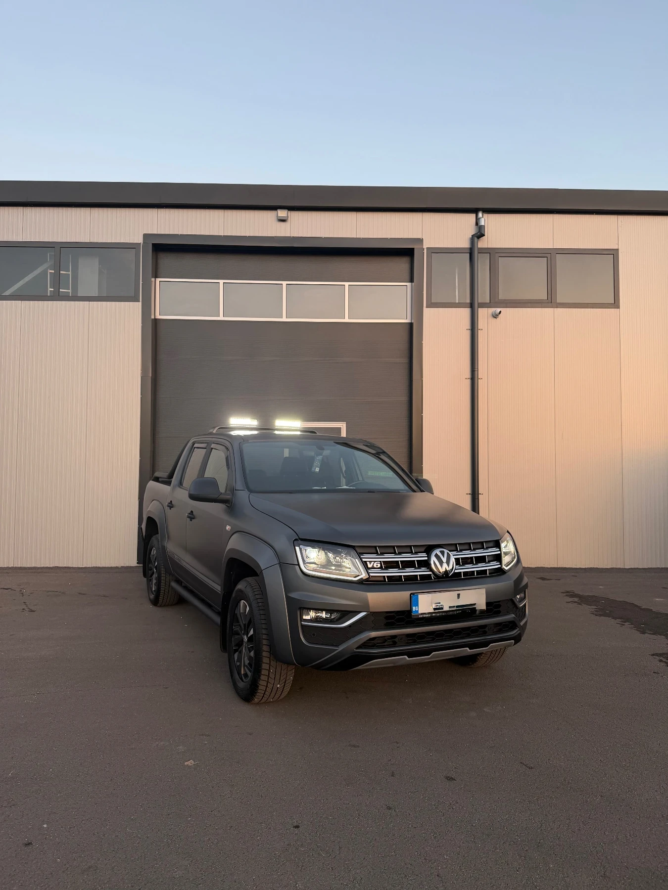 VW Amarok 3.0d V6 пълна сервизна история първи собственник, снимка 1