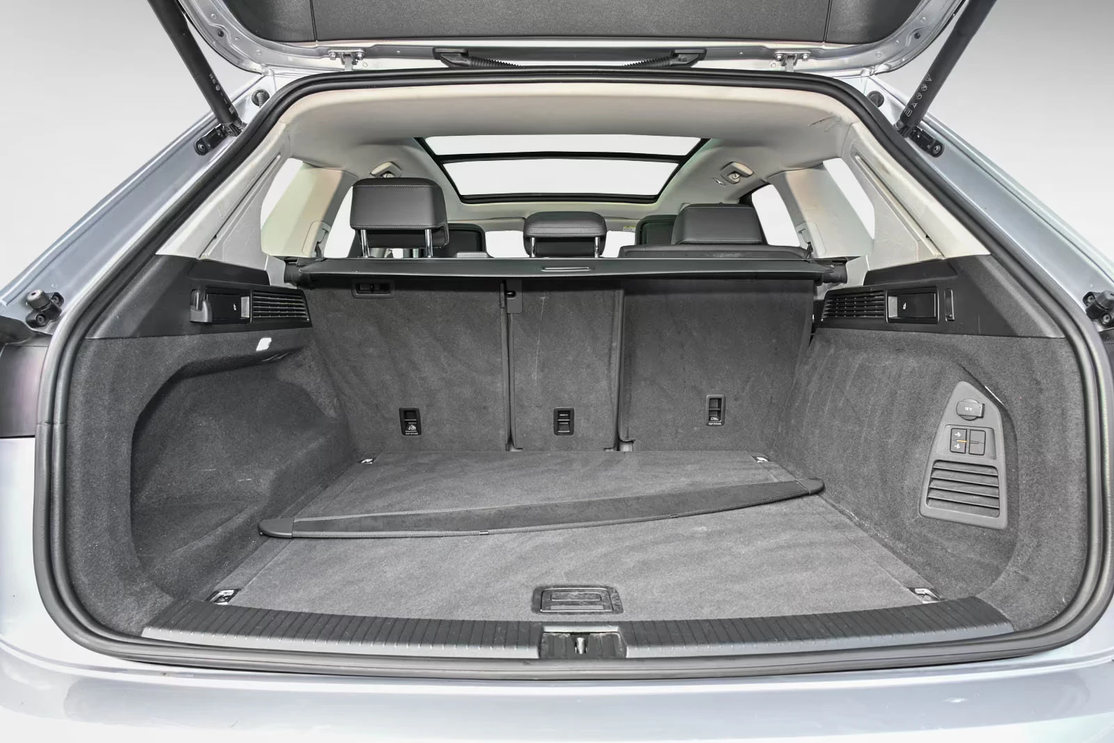 VW Touareg 3.0TDI/231HP/4X4/TIPTRONIC/MASSAGE/PANO/CAM/696v - изображение 6