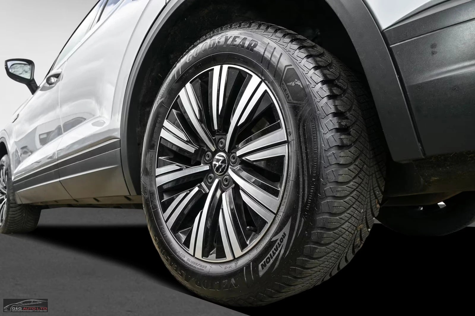 VW Touareg 3.0TDI/231HP/4X4/TIPTRONIC/MASSAGE/PANO/CAM/696v - изображение 5