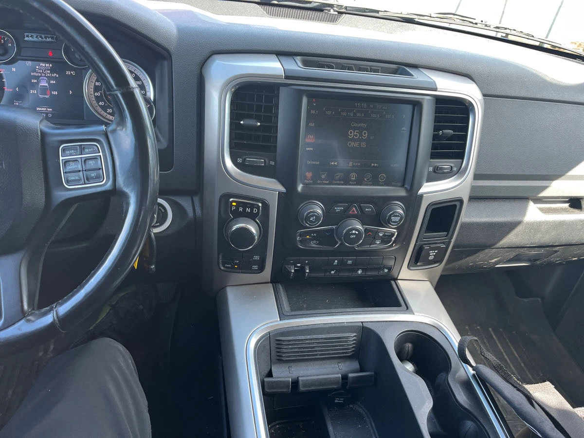Dodge RAM 1500 2018 5.7 SLT * БЕЗ ПЪРВОНАЧАЛНА ВНОСКА*  - изображение 9