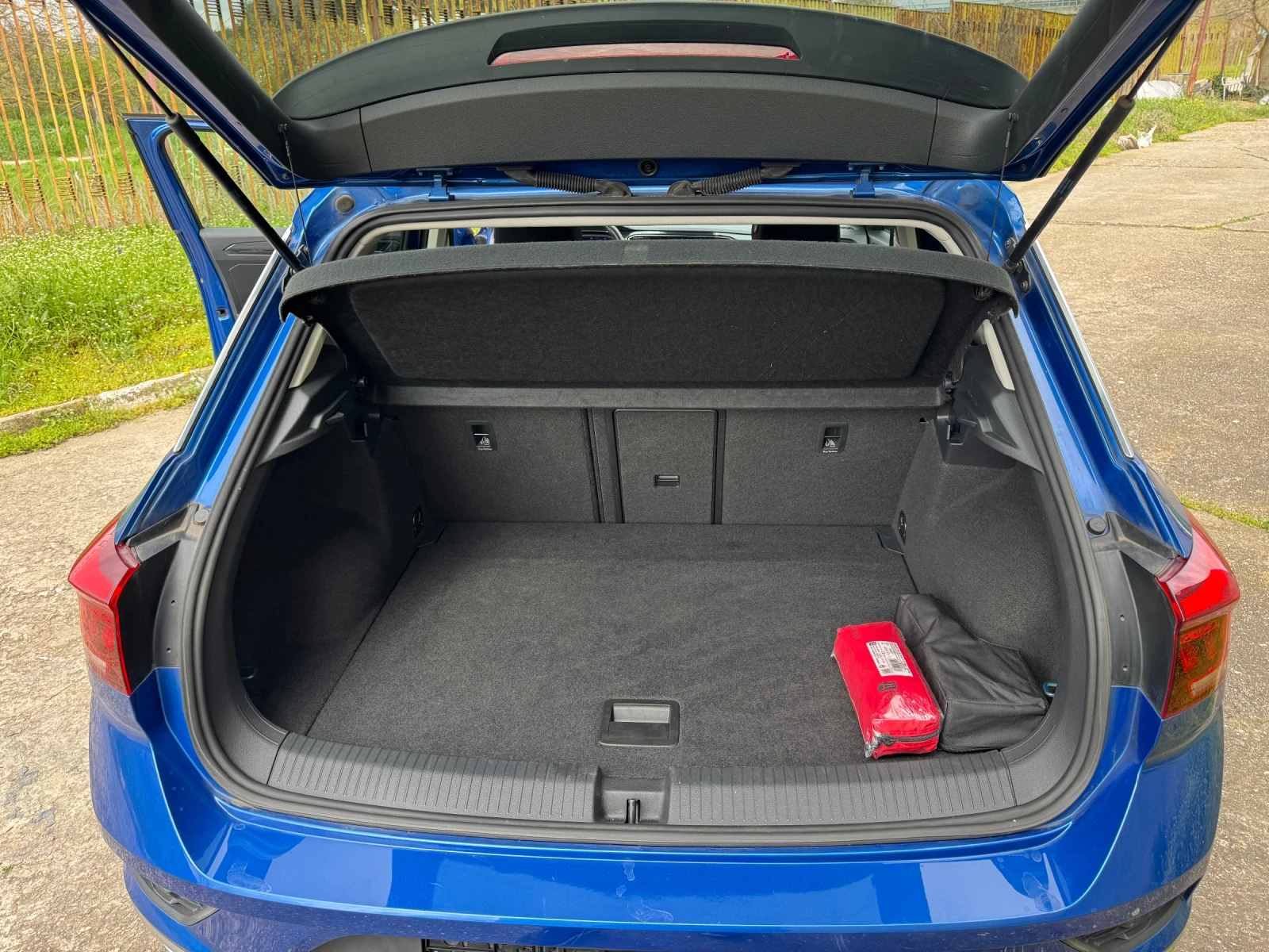 VW T-Roc 2.0TDI 4Motion SportLine VIRTUAL IQ-LIGHT  , снимка 17 - Автомобили и джипове - 54162448