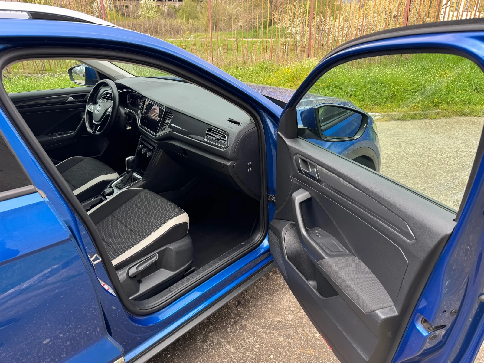 VW T-Roc 2.0TDI 4Motion SportLine VIRTUAL IQ-LIGHT  , снимка 9 - Автомобили и джипове - 54162448