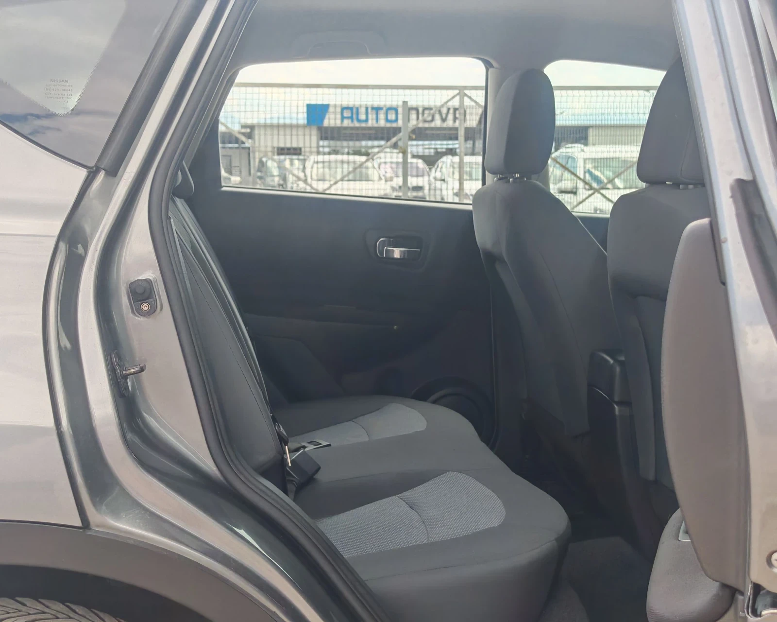 Nissan Qashqai 1.5 ДИЗЕЛ 110 К.С.FACELIFT! УНИКАЛНО СЪСТОЯНИЕ!!!, снимка 12 - Автомобили и джипове - 55269730