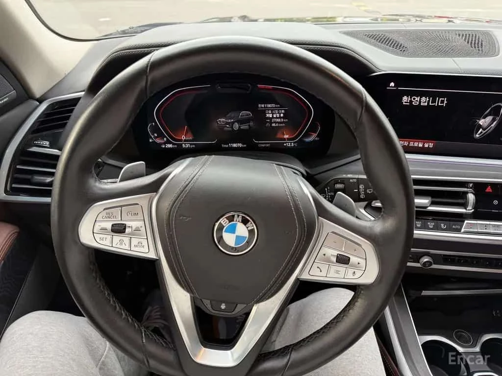BMW X7 * xDrive 40i Design Pure Excellence 7 Seater * , снимка 13 - Автомобили и джипове - 55558692