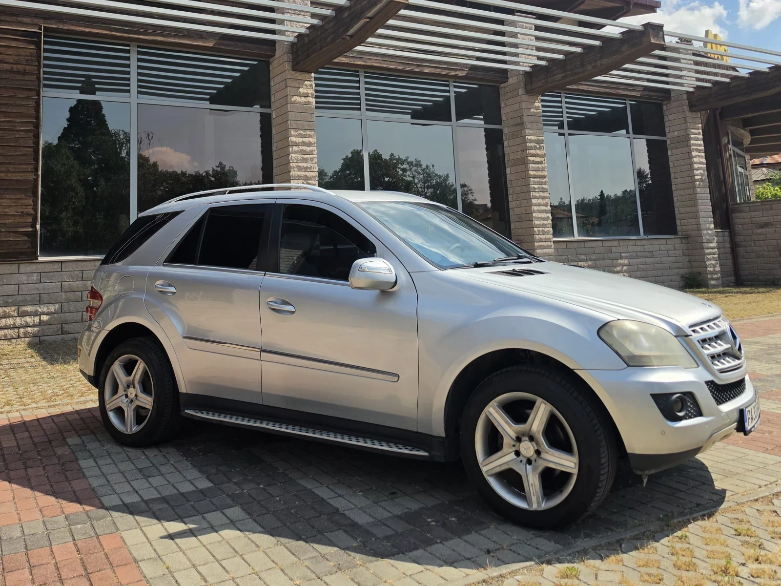 Mercedes-Benz ML 320, снимка 2 - Автомобили и джипове - 55584812